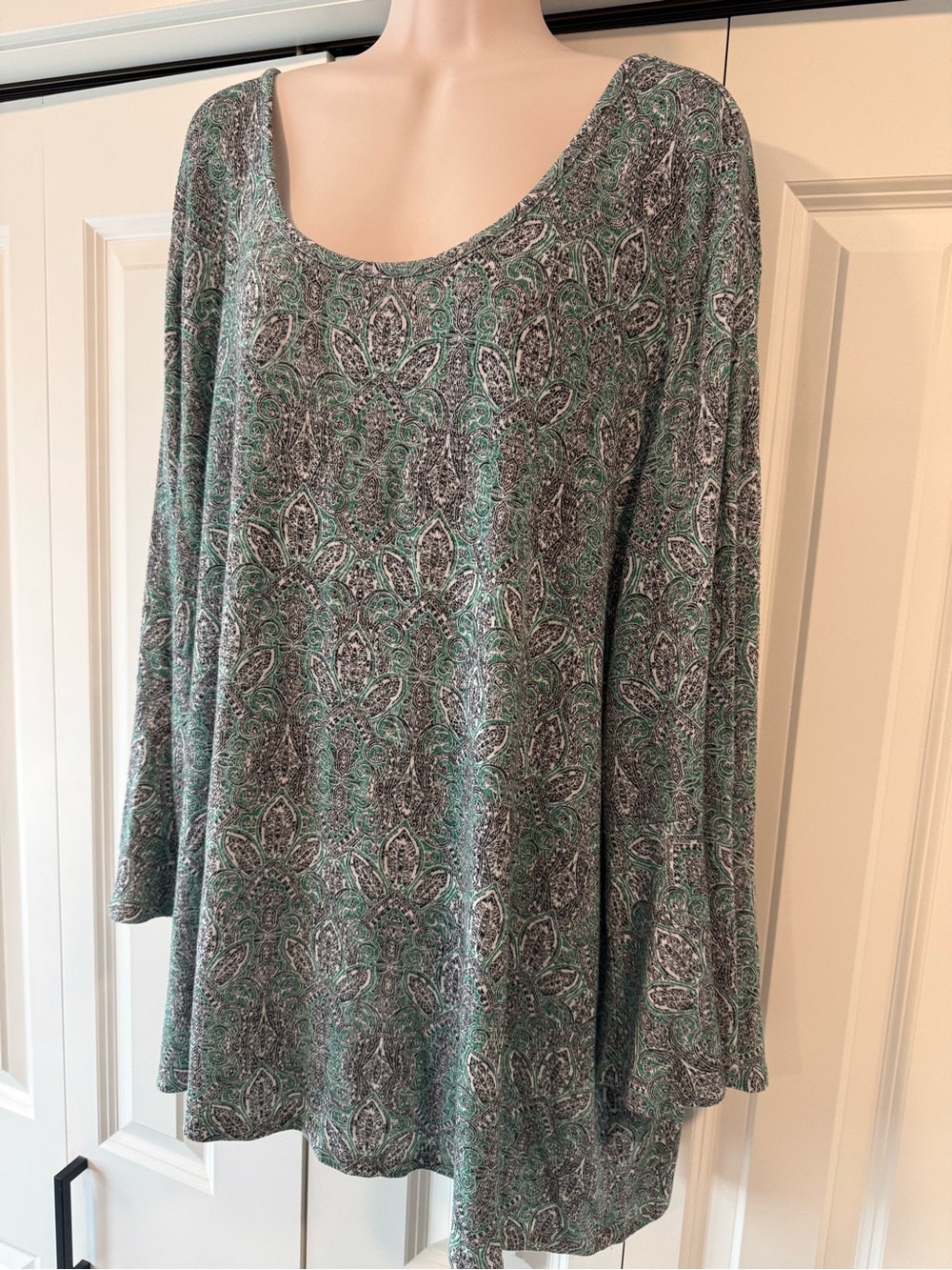 Cato green paisley tunic top flare sleeves 26W 28W